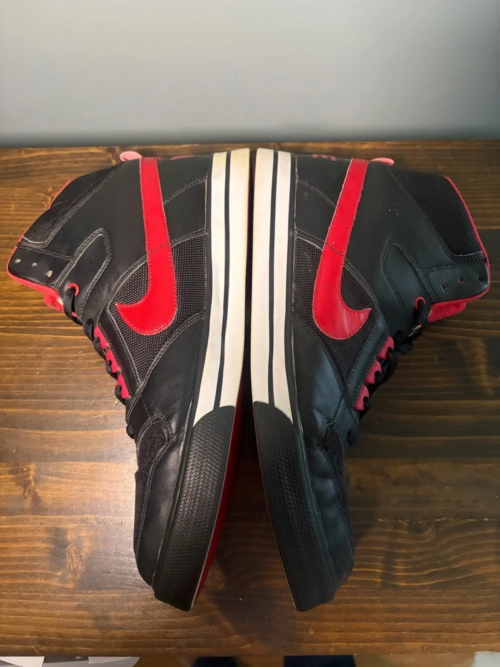 Rare Nike Men’s Delta Force Black and Red High-Top Sneakers Men’s Size 12